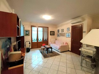 Trilocale in Vendita a Massa, zona Marina di Massa, 380'000€, 75 m², con Box
