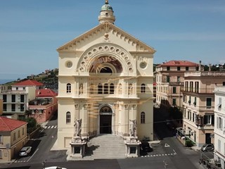 Trilocale in Affitto a Sanremo, zona Bussana, 700€, 65 m²