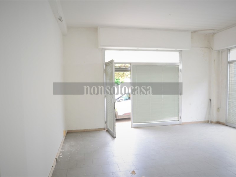 Immobile commerciale in Affitto a Perugia, 500€, 30 m²