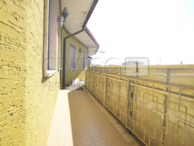 Ufficio in Vendita a Noventa Vicentina, 175'000€, 300 m², con Box