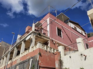 Trilocale in Vendita a Messina, 37'000€, 75 m²