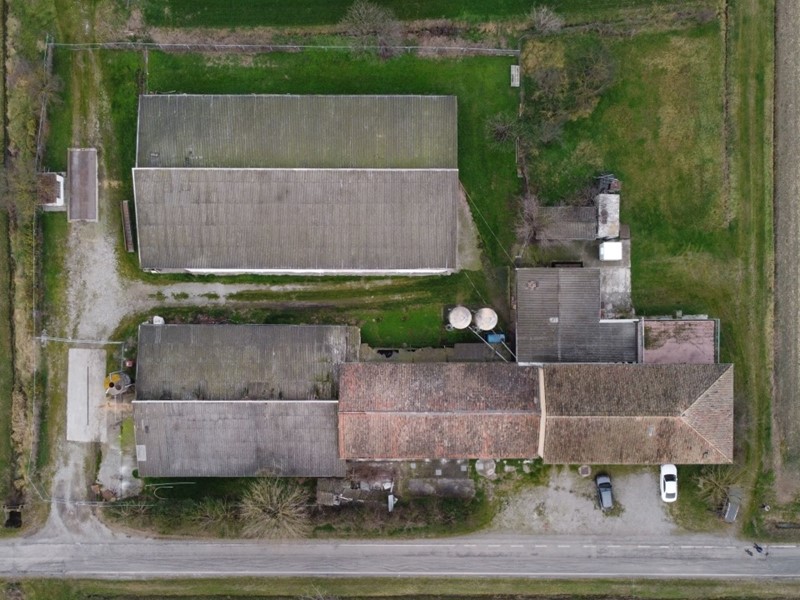 Attività commerciale in Vendita a Colorno, 389'000&euro;, 1570 m²