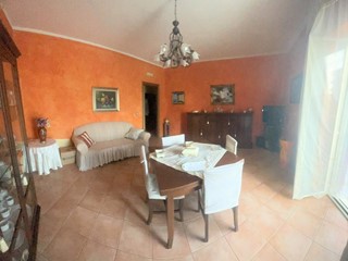 Appartamento in Vendita a Sessa Aurunca, 185'000€, 190 m²