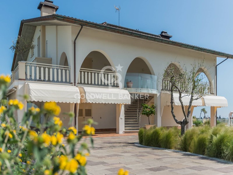 Villa in Vendita a Rimini, 1'680'000€, 440 m²