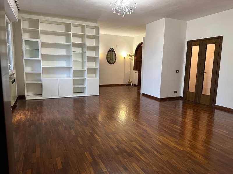 Appartamento in Vendita a Pisa, 330'000€, 130 m²