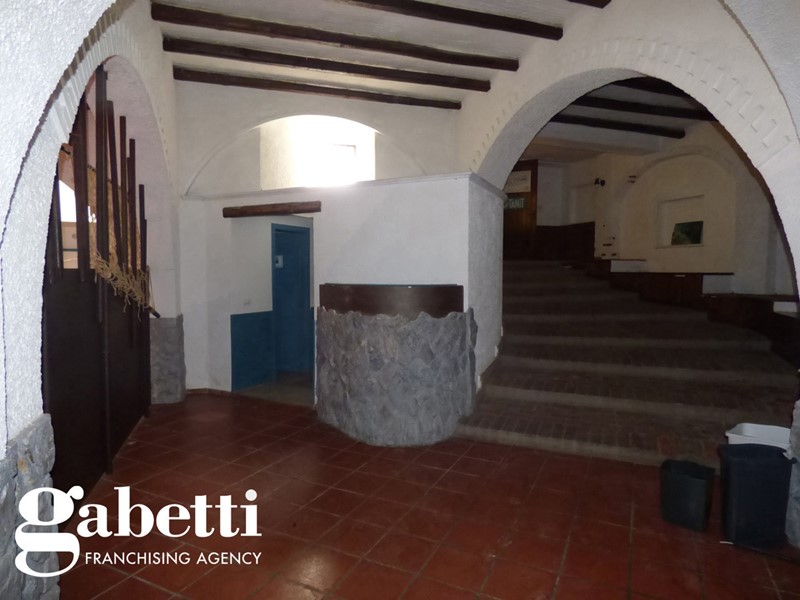 Negozio in Vendita a Santa Flavia, 447'000€, 500 m²