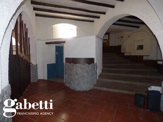 Negozio in Vendita a Santa Flavia, 447'000€, 500 m²