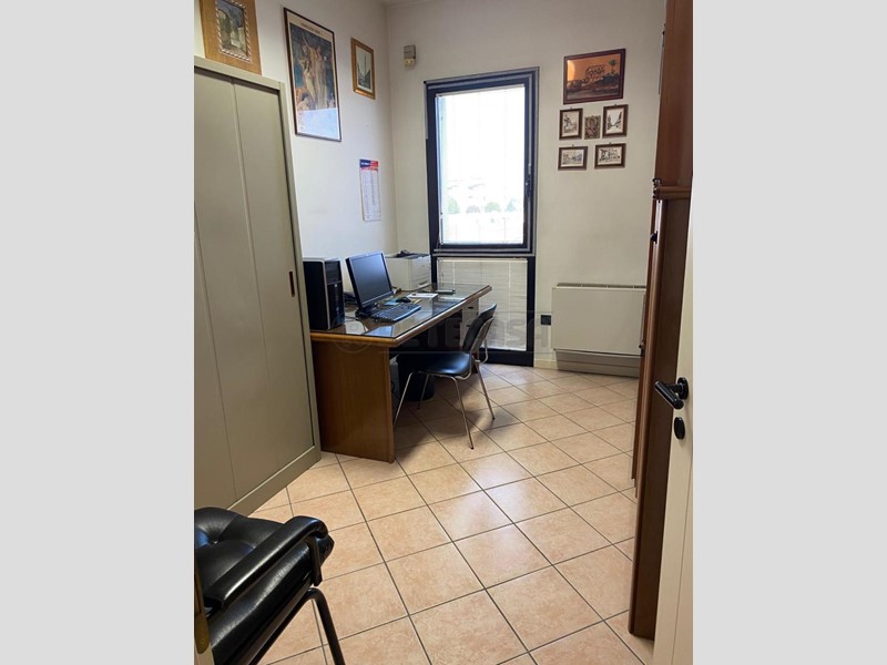 Ufficio in Affitto a Vicenza, 480€, , arredato
