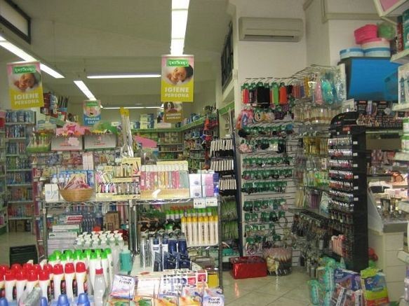 Immobile commerciale in Affitto a Lucca, zona Centro Storico, 1'500€, 110 m²