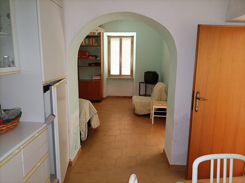 Appartamento in Vendita a Civita Castellana, zona via terni 15, 50'000€, 87 m²