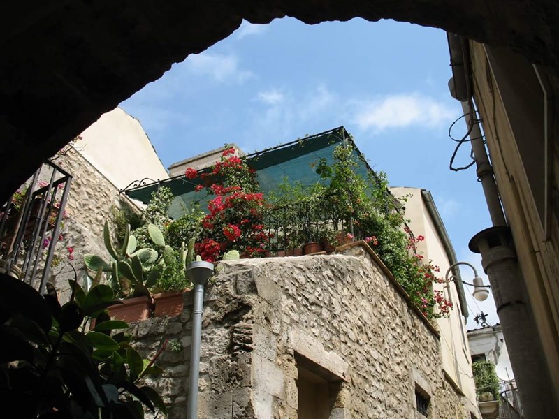 Casa Indipendente in Vendita a Modica, zona Centro storico, 200'000€, 180 m², arredato