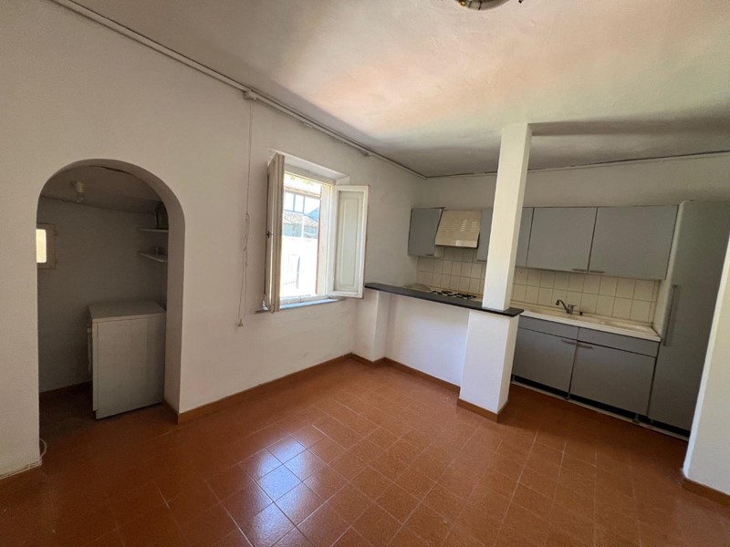Bilocale in Vendita a Capraia e Limite, zona Limite, 70'000€, 47 m², arredato