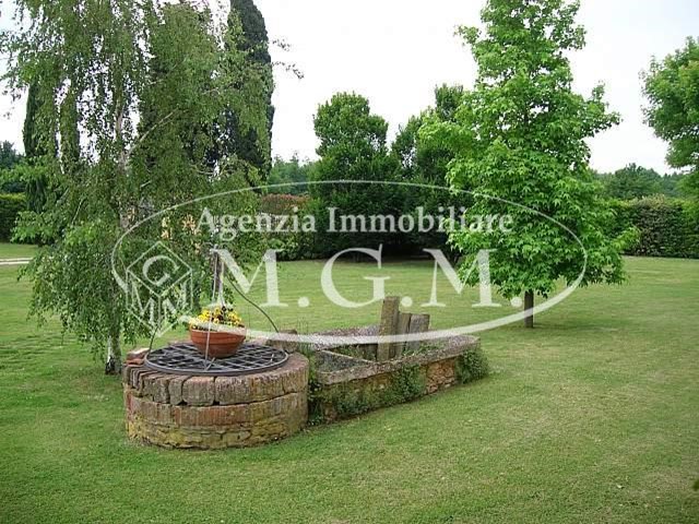 Casale in Vendita a Vicopisano, 1'100'000€, 430 m², arredato