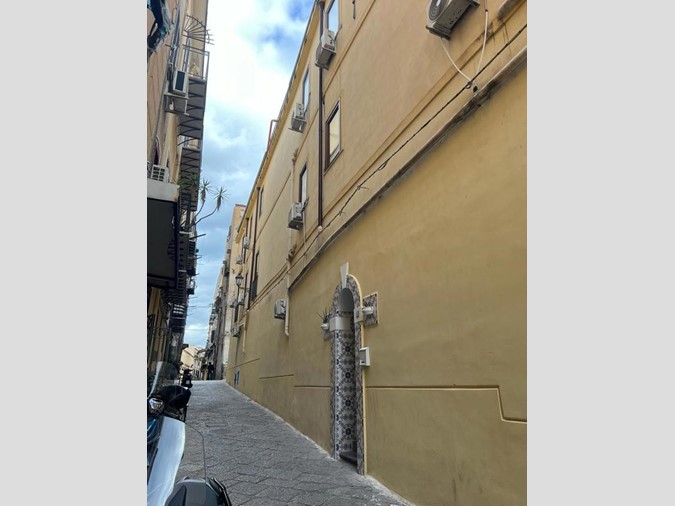 Bilocale in Vendita a Palermo, 135'000€, 62 m², arredato