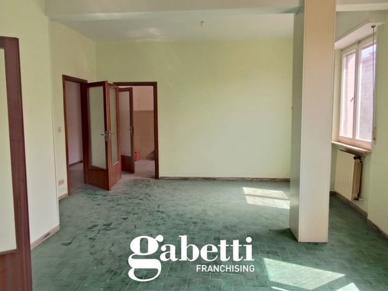 Appartamento in Vendita a Macerata, 89'000€, 135 m²