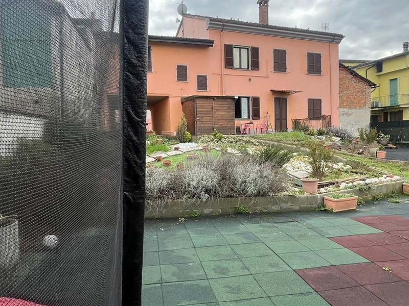 Casa Indipendente in Vendita a Broni, 265'000€, 230 m²