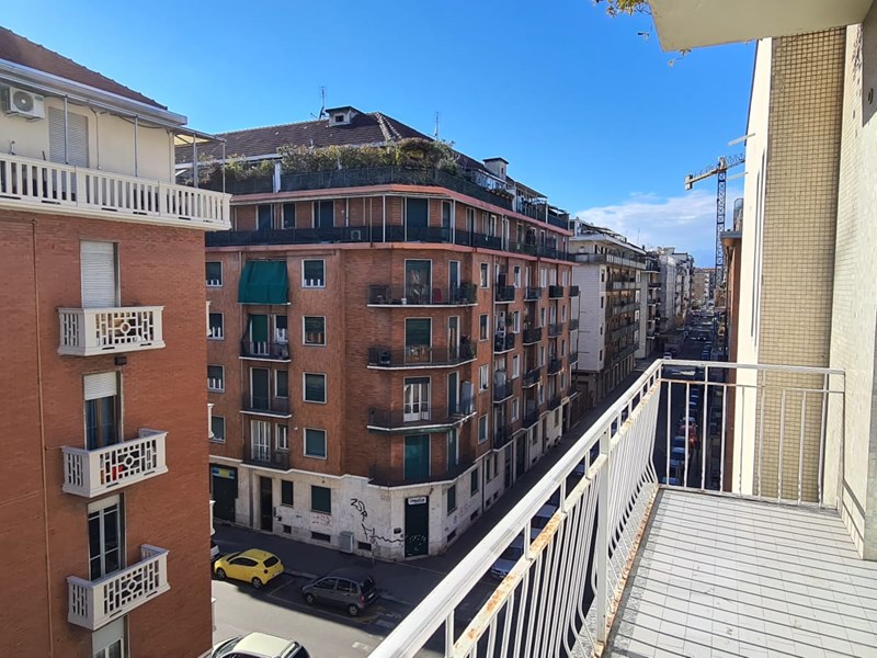 Trilocale in Affitto a Torino, zona Santa Rita, 420€, 76 m², arredato