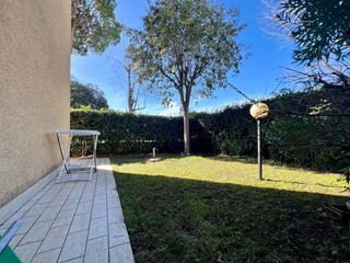 Trilocale in Vendita a Massa, zona Marina di Massa, 370'000€, 75 m², arredato, con Box