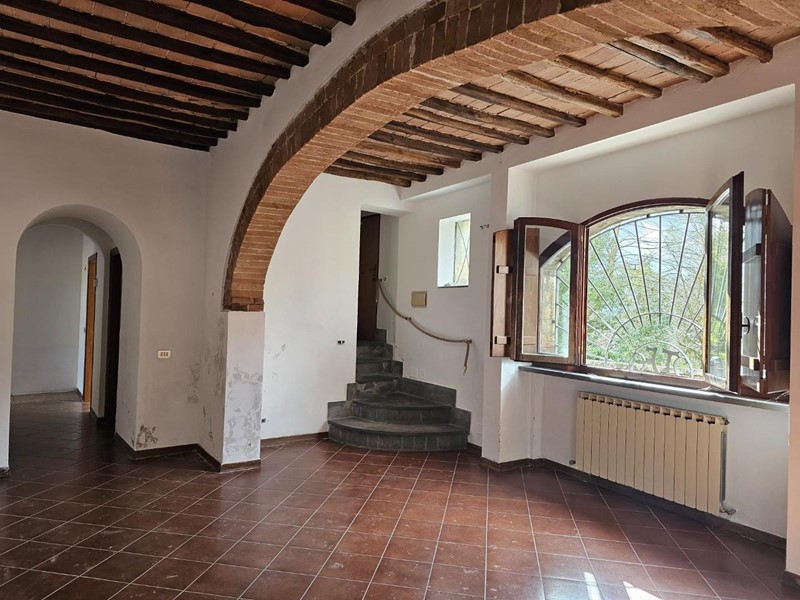 Appartamento in Vendita a Siena, zona Costalpino, 215'000€, 163 m²