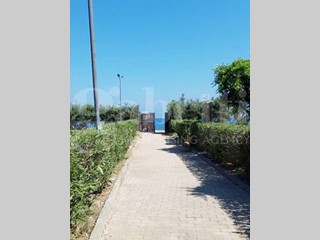 Villetta a schiera in Vendita a Campofelice di Roccella, 125'000€, 60 m², arredato