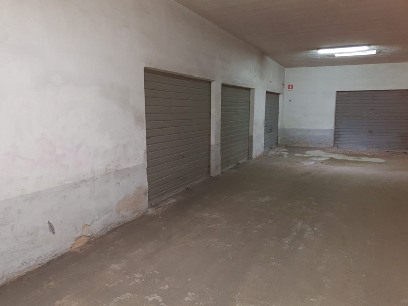 Box in Vendita a Siracusa, zona PANAGIA, 15'000&euro;, 36 m²