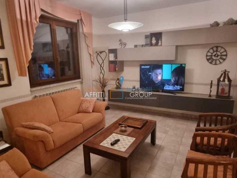 Casa Semi Indipendente in Vendita a Carrara, zona Bonascola, 395'000€, 230 m², arredato