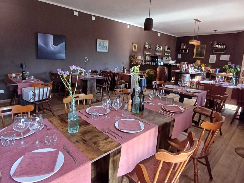 Attività commerciale in Affitto a Fornovo di Taro, 2'000€, 120 m²