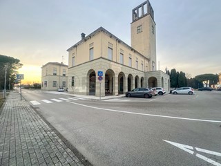 Ufficio in Vendita a Torviscosa, 260'000€, 226 m²