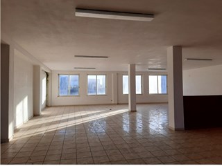 Laboratorio in Affitto a Lizzanello, zona Via Montenegro, 101, 73023 Merine LE, , 700€, 230 m²