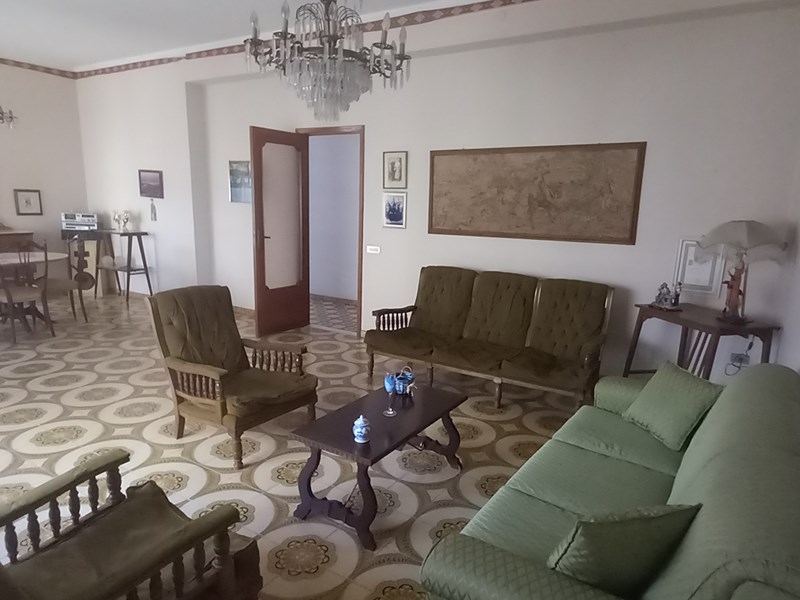 Appartamento in Vendita a Fiumefreddo di Sicilia, zona Semi centrale, 160'000€, 160 circa