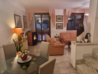 Villetta a schiera in Vendita a Carrara, 395'000€, 200 m², arredato