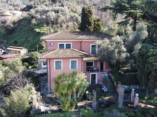 Villa in Vendita a Massa, 1'250'000€, 221 m²