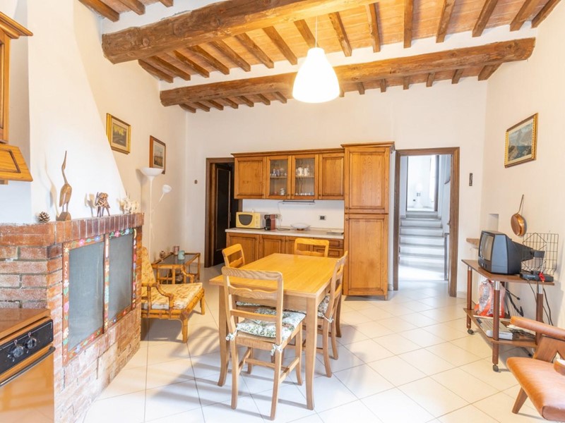 Quadrilocale in Vendita a Castelnuovo di Val di Cecina, 55'000€, 65 m², arredato