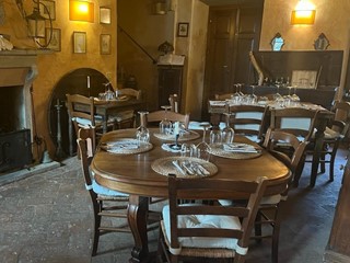 Attività commerciale in Vendita a Stazzema, 130'000€, 200 m²