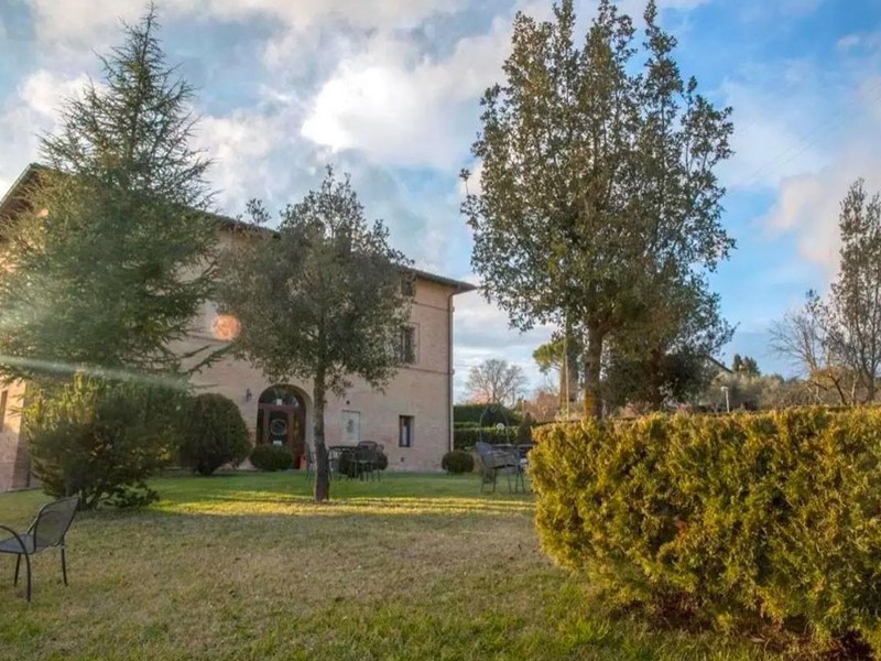 Casa Indipendente in Vendita a Siena, 750'000€, 250 m²
