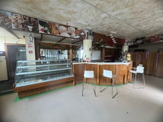 Negozio in Affitto a Capannori, zona Lammari, 1'350€, 100 m²
