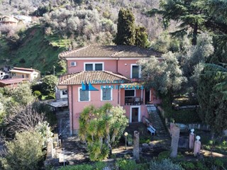 Villa in Vendita a Massa, 1'250'000€, 221 m²