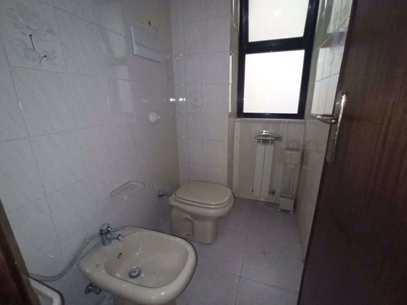 Ufficio in Affitto a Messina, 1'250€, 150 m²