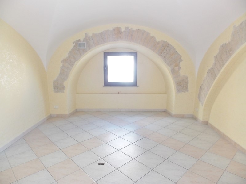 Immobile commerciale in Affitto a Catanzaro, zona Centro storico, 450&euro;, 50 m²