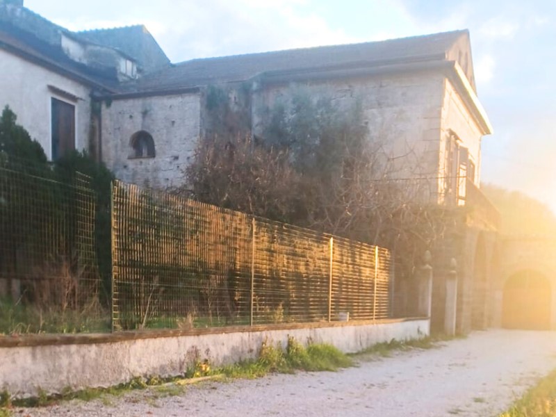Appartamento in Vendita a Montoro, 450'000€, 480 m²