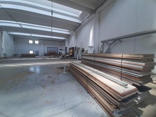 Capannone in Vendita a Castelplanio, 305'000€, 890 m²