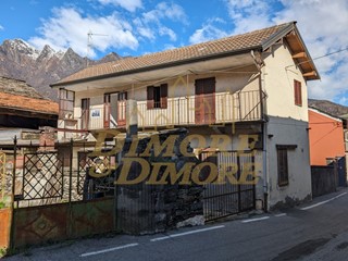 Casa Indipendente in Vendita a Ornavasso, 35'000€, 100 m², con Box