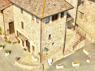 Casa Semi Indipendente in Vendita a Marsciano, zona Castiglione Della Valle, 340'000€, 170 m²