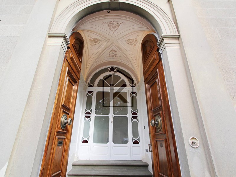 Casa Semi Indipendente in Vendita a Firenze, zona Libertà, 2'200'000€, 350 m²