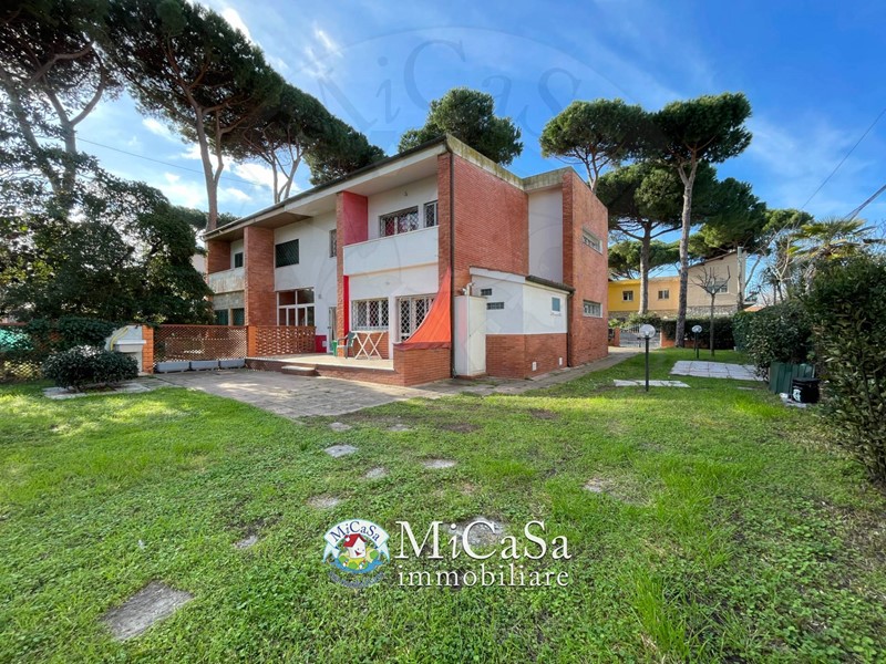 Villa bifamiliare in Vendita a Pisa, zona 1 TIRRENIA, 530'000€, 185 m²