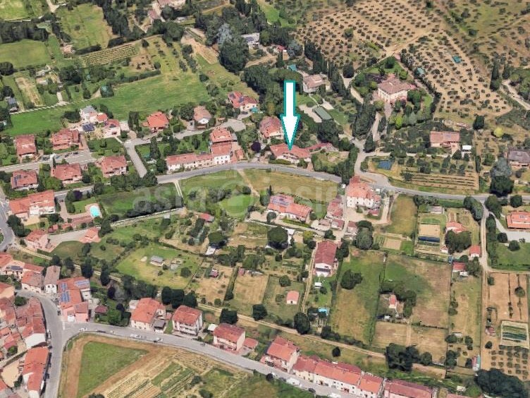 Villa in Vendita a Arezzo, 331'500€, 353 m²