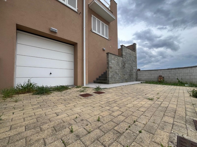 Trilocale in Vendita a Pontedera, zona La Borra, 228'000€, 80 m², con Box