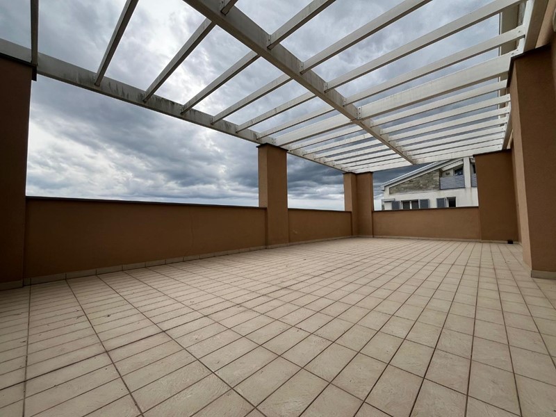 Attico in Vendita a Pontedera, zona La Borra, 365'000€, 120 m², con Box