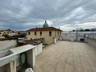 Appartamento in Vendita a Lucca, zona Arancio, 550'000&euro;, 130 m²
