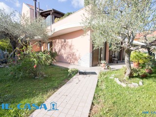 Casa Semi Indipendente in Vendita a Montefiore Conca, 245'000€, 75 m²